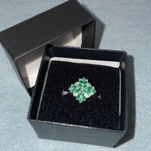 💚 925 sterling silver “emerald” starburst ring